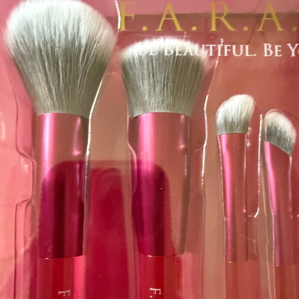 F.A.R.A.H Pink Makeup Brush Set - Picture 4 of 9